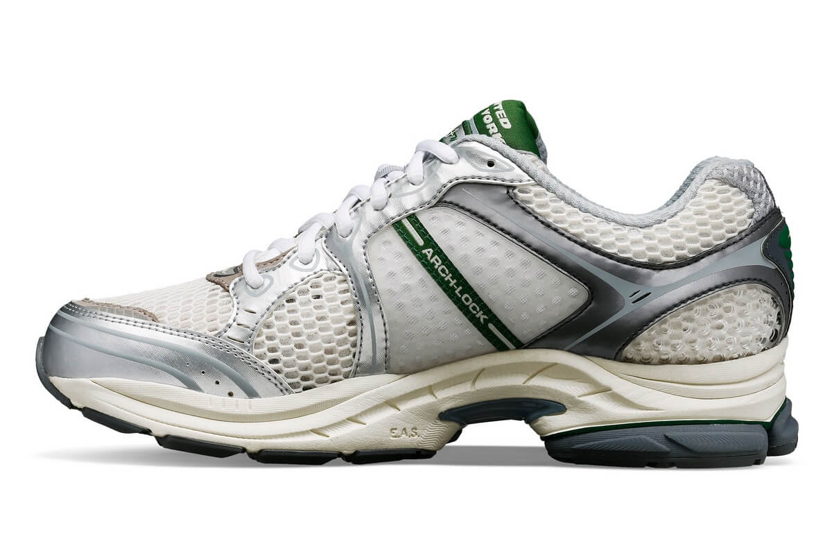Saucony x Minted NY ☆ Progrid Triumph 4 ‘Cream × Green’ Minted New York X ProGrid Triumph 4 'Cream Green' - Saucony